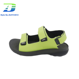 New Couple Wearing Velcro Beach Shoes for Comfortable Casual Men's and Women's Sandal