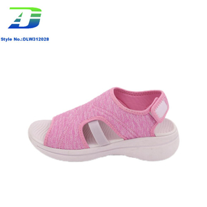 Summer New Outdoor Comfortable and Breathable Beach Shoes Soft Sole Women's Sandal