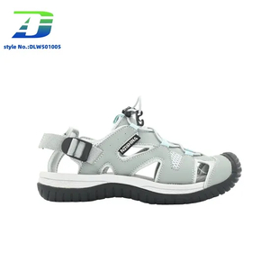 Versatile Closed-Toe Women's Sandal Ideal for Travel and Beach Days