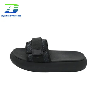 Stylish Summer Women's Slippers for Outdoor Leisure Activities